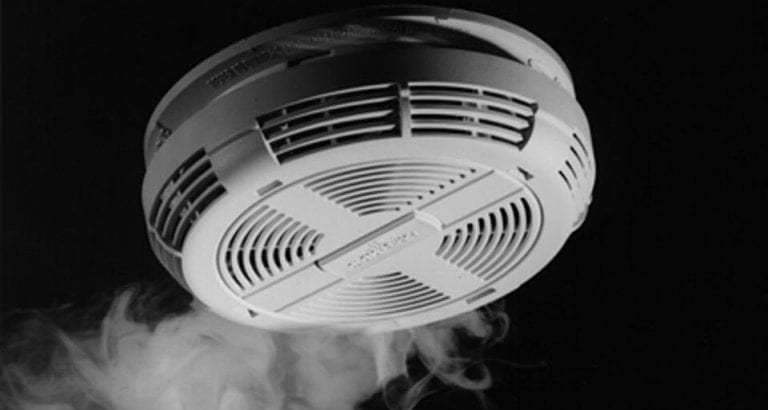 how-do-ionization-smoke-detectors-work-an-easy-explanation